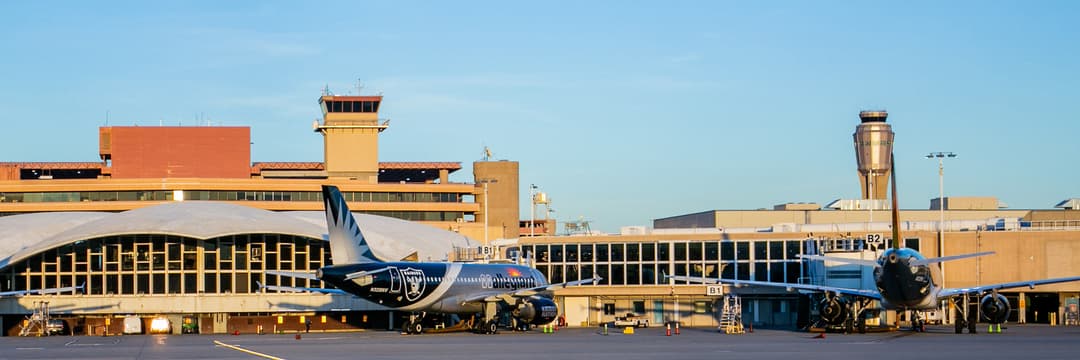 raiders plane